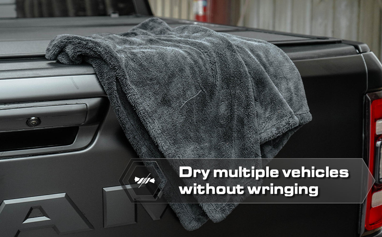 Blackline 1300 GSM Twisted Loop Microfiber Drying Towel, 24x36 Ultra Absorbent Car Drying Cloth for Auto Detailing